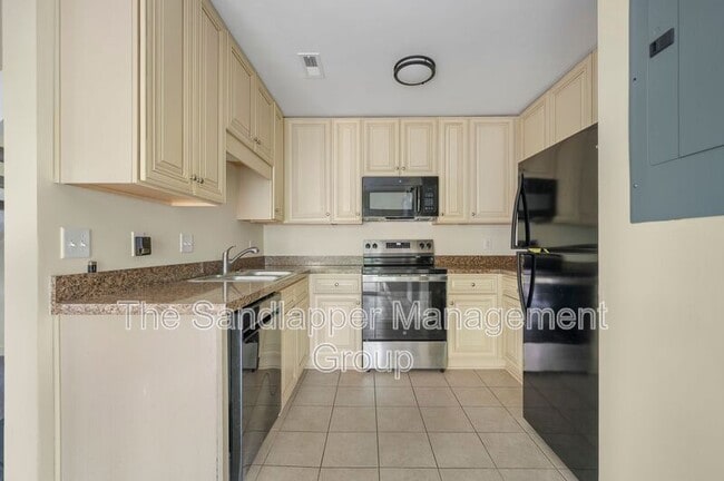 Building Photo - 7955 Timbercreek Ln