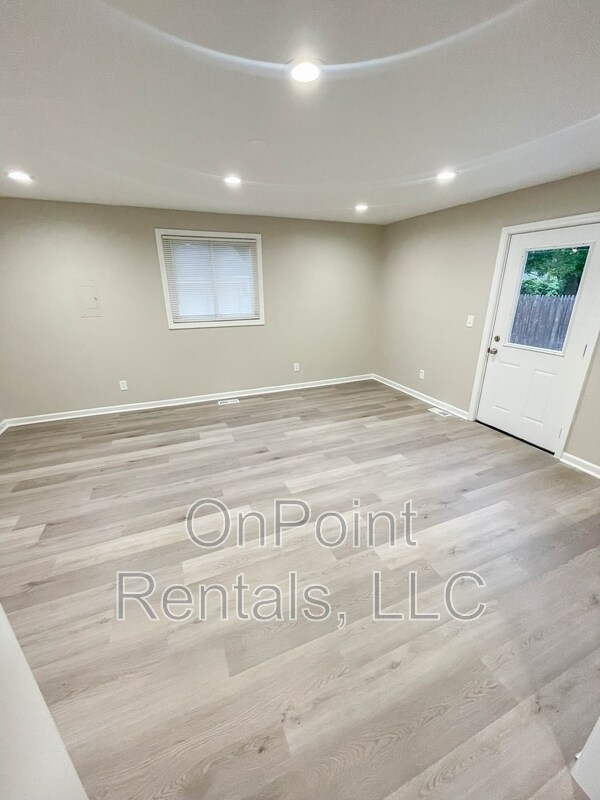 Building Photo - 30816 Grandview Ave