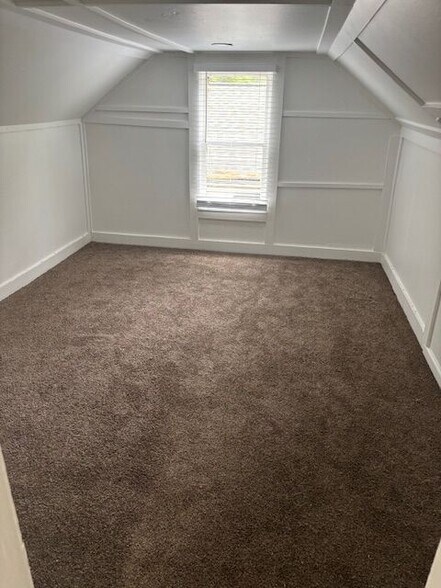 Building Photo - 2523 Hood Ave NW