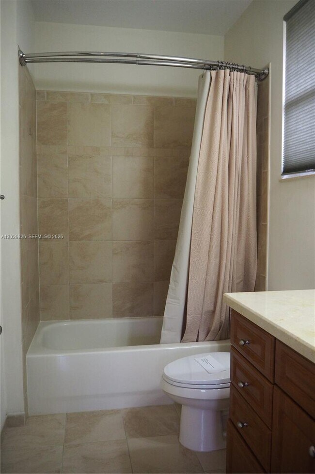 Building Photo - 2750 Jockey Cir