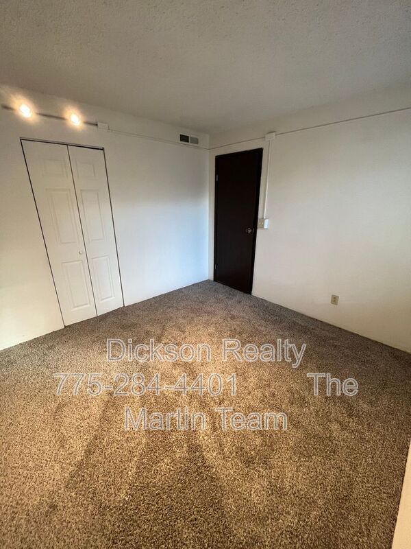 Building Photo - 1005 Baywood Dr