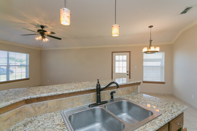 Building Photo - 16141 Rolling Meadows Dr