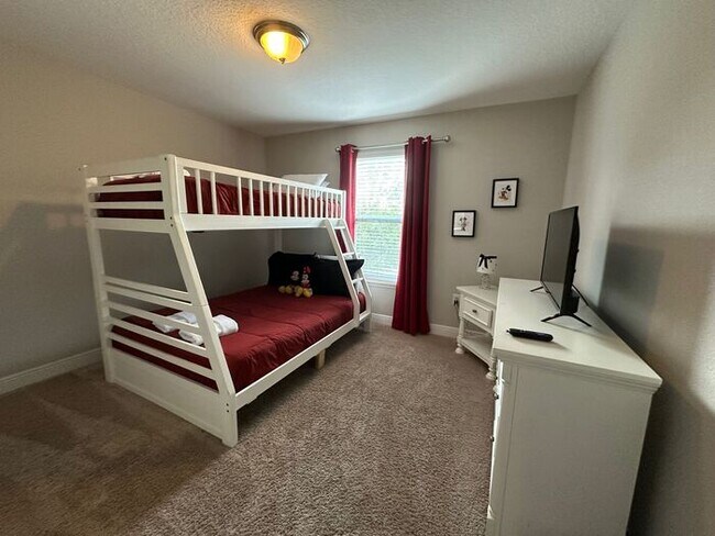 Building Photo - 5299 Wildwood Wy