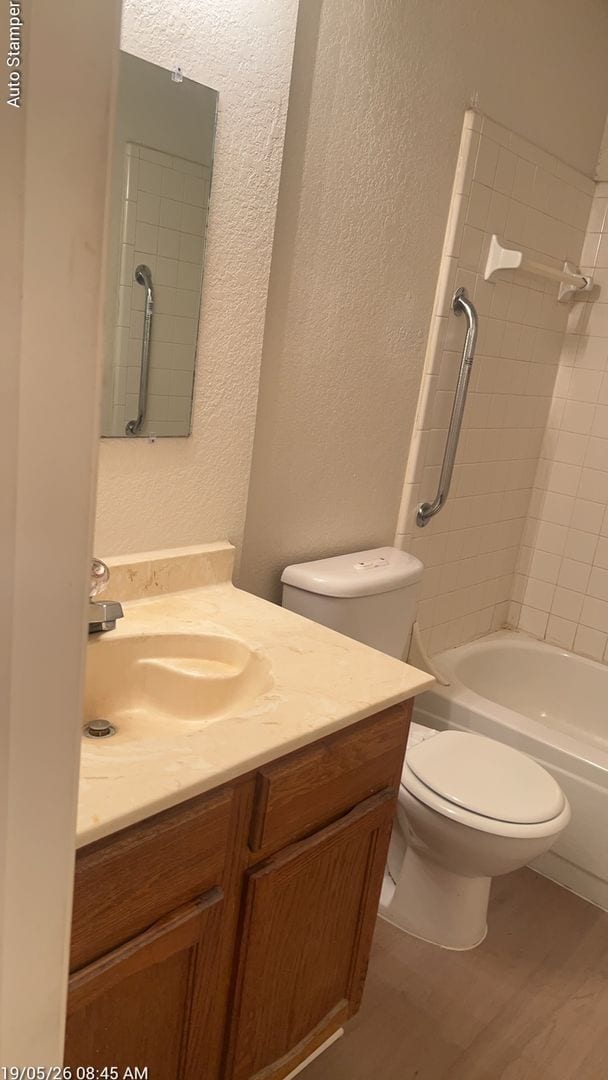 Building Photo - 6804 S Creek Dr