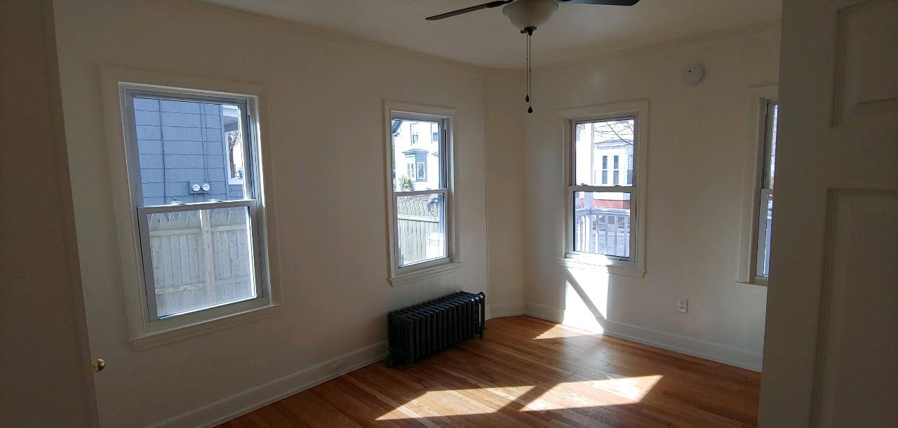 Building Photo - 120 Brackett St