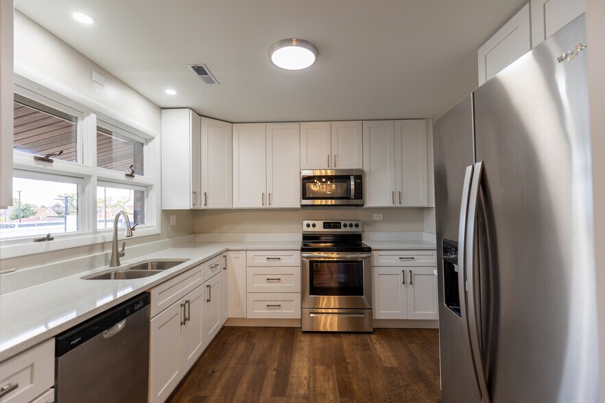 Building Photo - 5643 S Harlem Ave