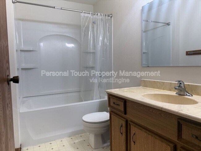 Building Photo - 1310 34th Ave S