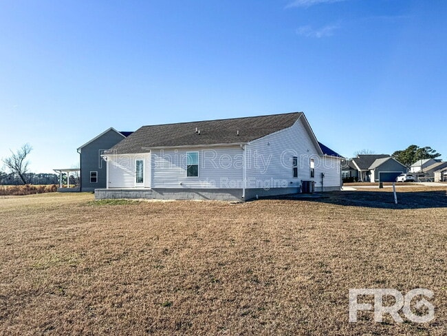 Building Photo - 102 Michael Thomas Pl