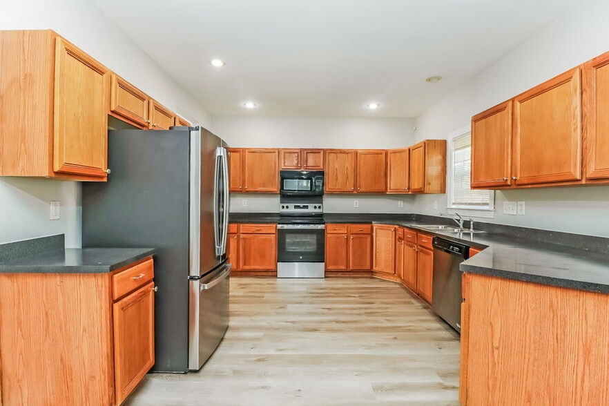 Building Photo - 6015 Timbertop Ln