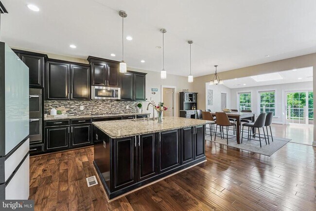 Building Photo - 22507 Bowens Wharf Pl