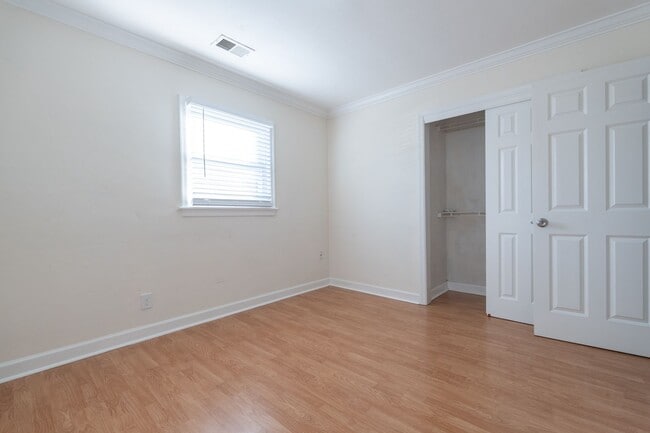 Building Photo - MOVE IN READY 4-bedroom Ranch home nestled in the Heart of Norfolk!