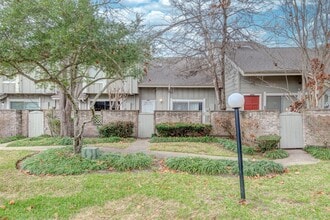 Building Photo - 12926 Greenway Chase Ct