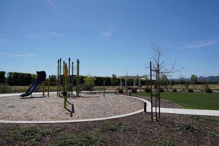 Building Photo - 18261 Bautista Cir