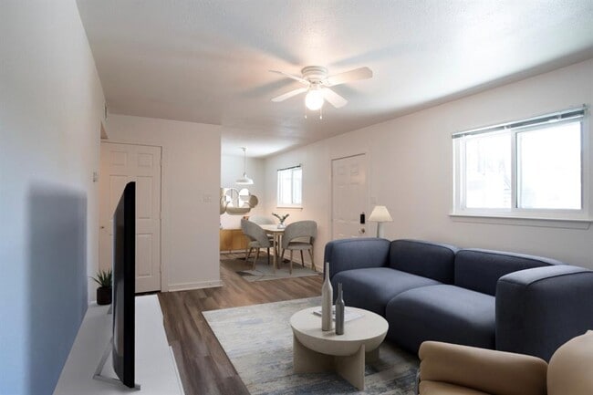 Building Photo - 7945 Gault St