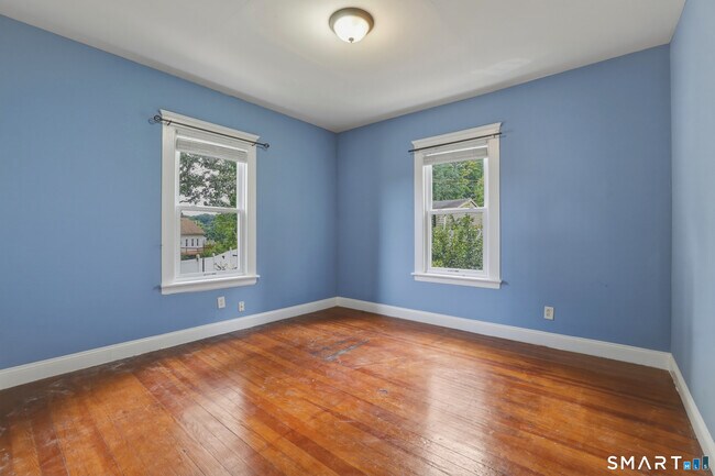 Building Photo - 44-46-46 Perry Hill Rd