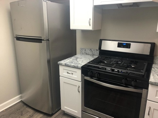 New Fridge and Stove/oven - 1369 Westminster Cir
