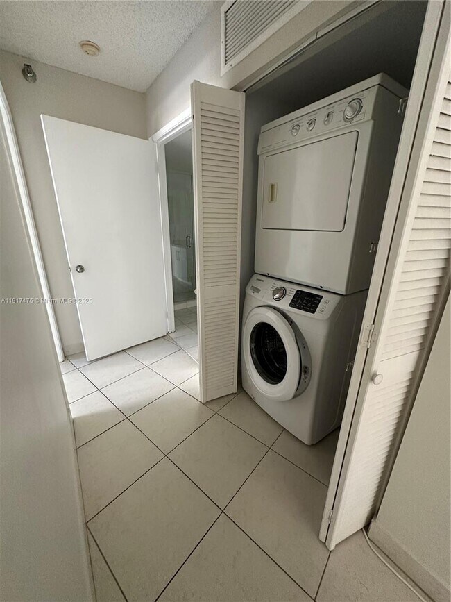 Building Photo - 3400 NE 192 St