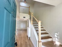 Building Photo - Beautifully Updated Townhome Near DIA