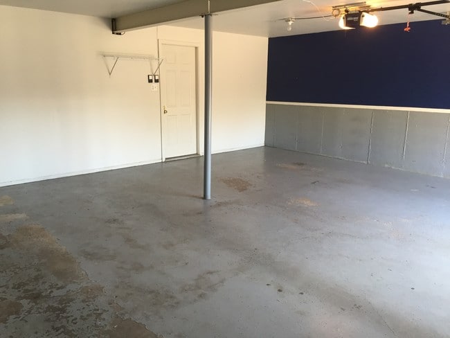 Building Photo - 8158 Durbin Terrace