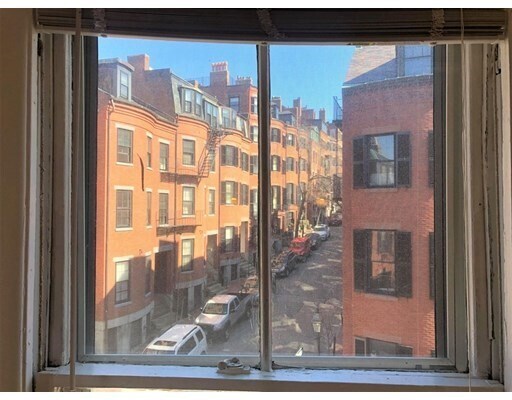 Building Photo - 32 W Cedar St