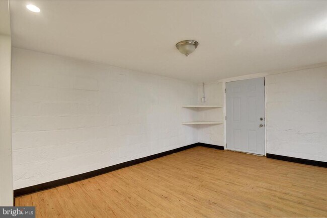 Building Photo - 116 2nd Ave
