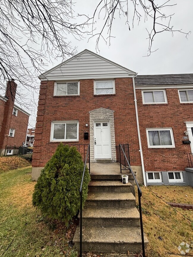 Building Photo - 3 Bedroom SemiDetached Home