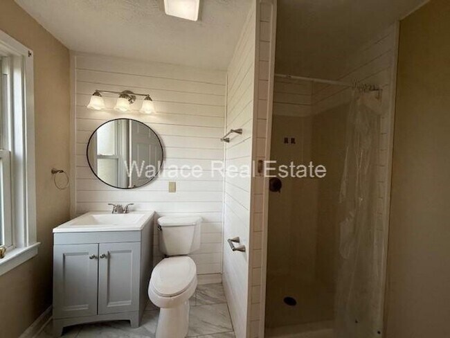 Building Photo - NO STEPS...UPDATED 3 BEDROOM RANCH LOCATED IN FARRAGUT!!