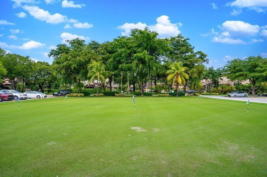 Building Photo - 3961 Adra Ave