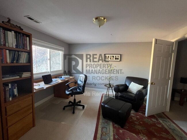 Building Photo - 1400 Hastings Dr