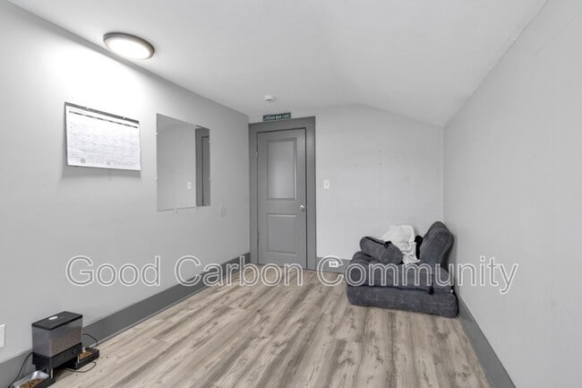 Building Photo - 36 Water St