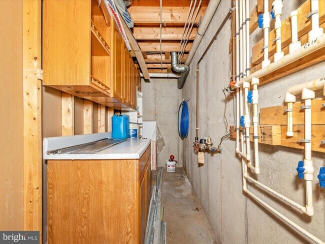 Building Photo - 430 Spalding Ct