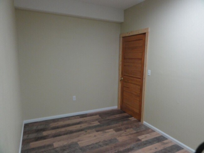 Building Photo - 30856 Kings Valley Way
