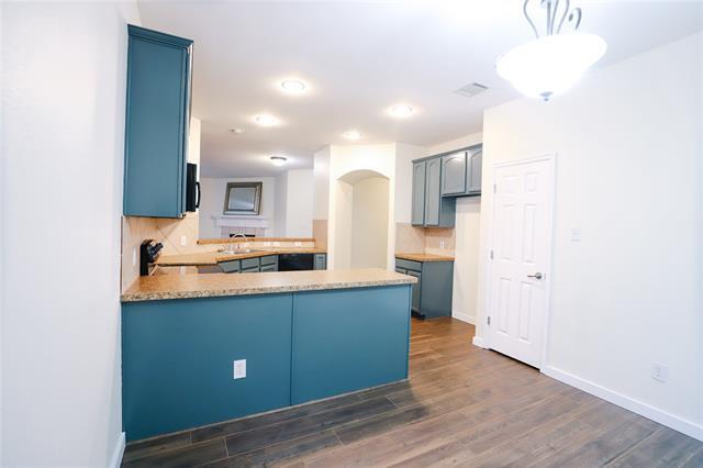Building Photo - 2221 Rodgers Ln