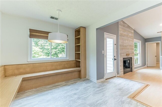 Building Photo - 3873 Princess Ct
