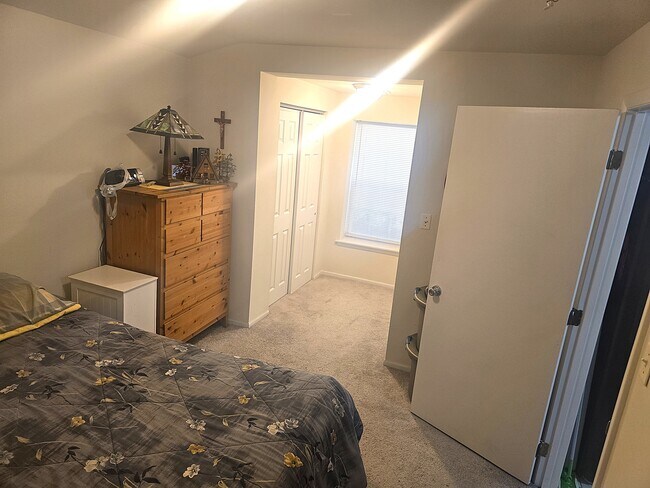 Building Photo - 296 Hockhockson