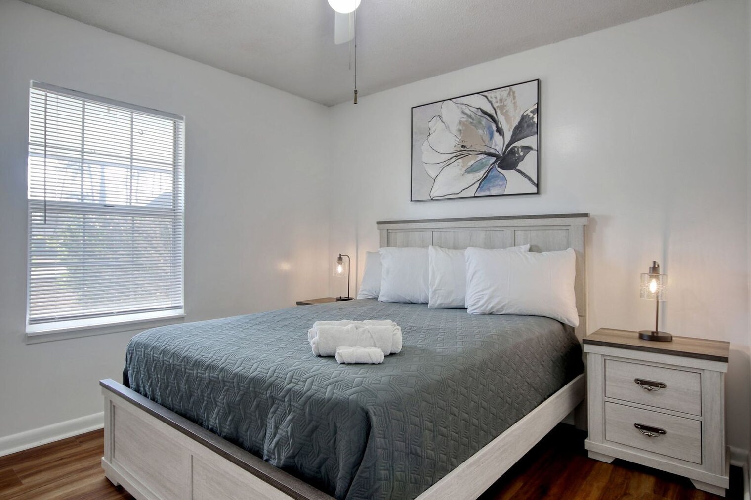 Building Photo - 104 Spanish Oak Dr