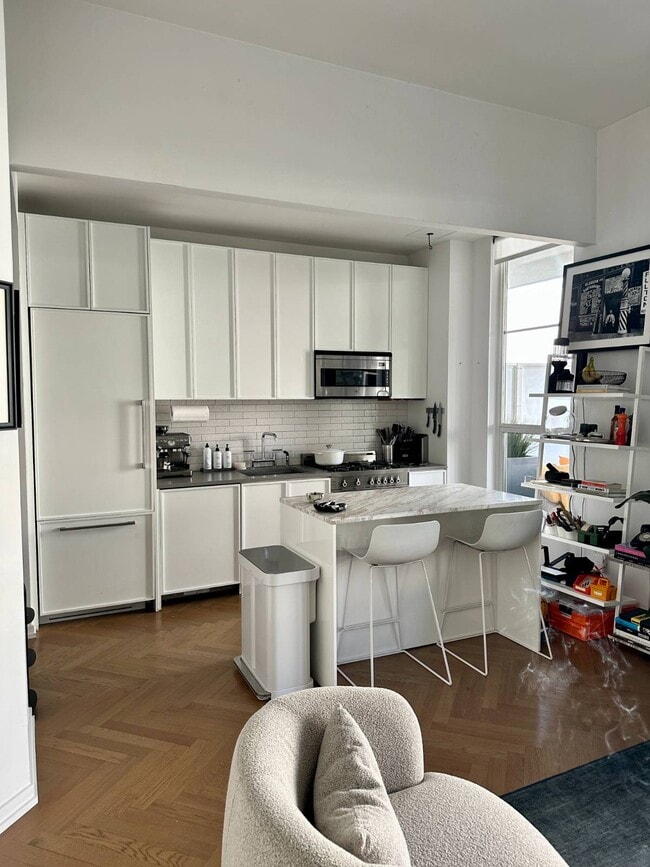 Building Photo - 184 Kent Ave