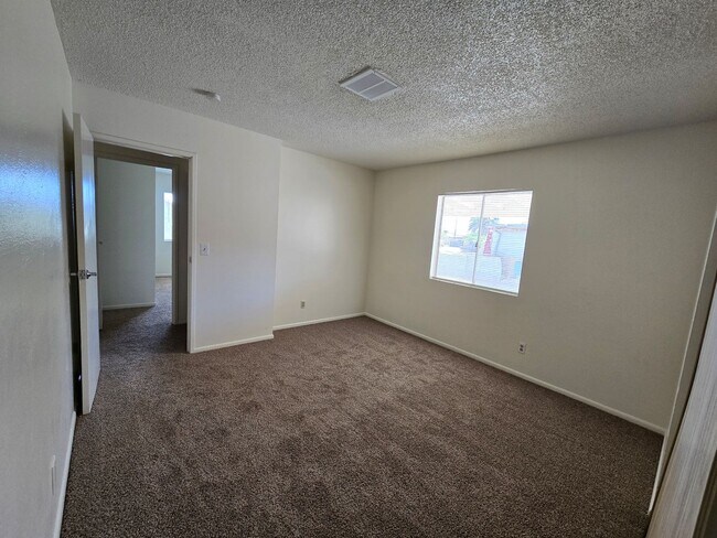 Building Photo - 5239 Erin Cir