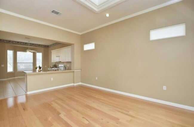 Building Photo - 111 Purple Sage Dr