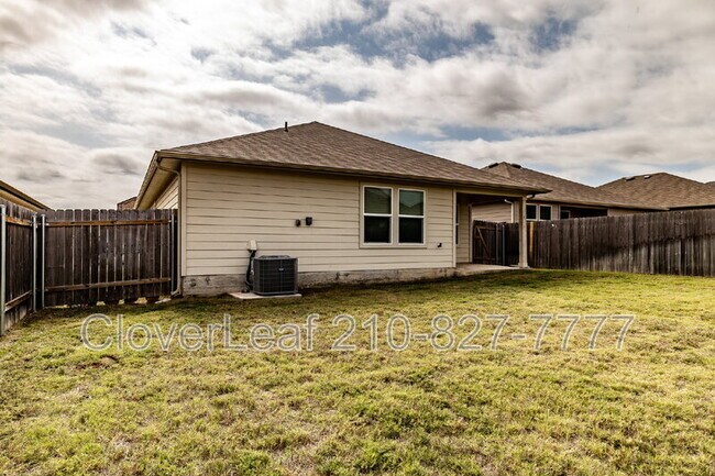 Building Photo - 825 Gerardia Ct