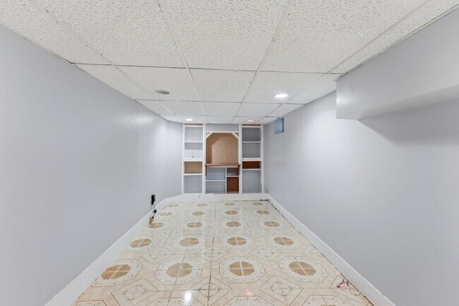 Building Photo - Pawtucket/Woodlawn Single Family Home - $2,695