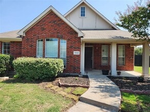 Building Photo - 13520 Valley Mills Dr