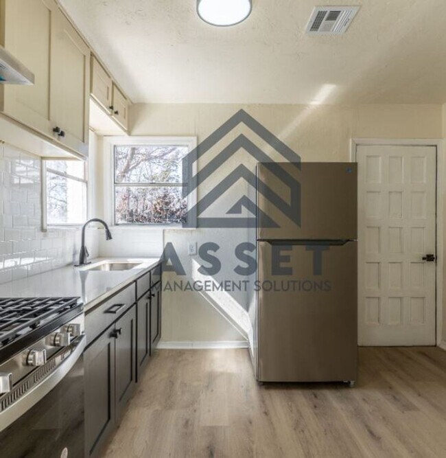 Building Photo - 3 Bedroom Rent to Own Home Available For Lease & Rent to Own!