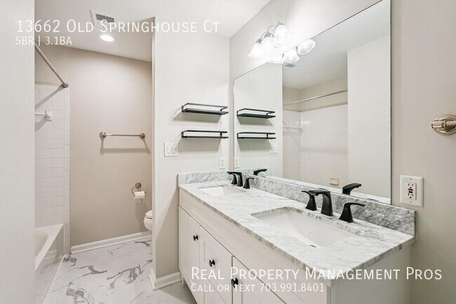 Building Photo - 13662 Old Springhouse Ct