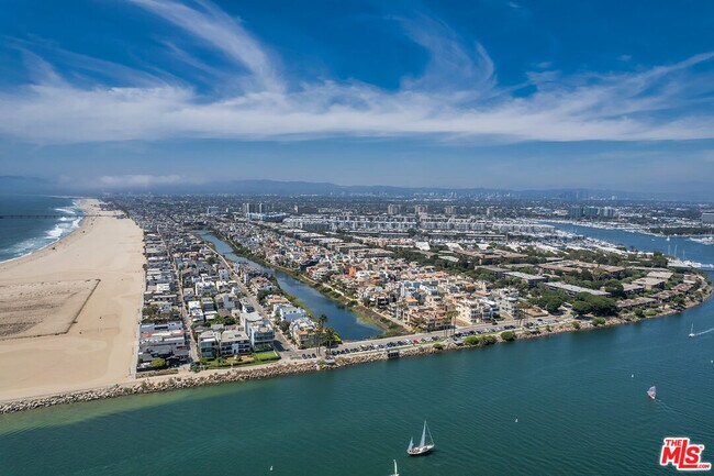 Building Photo - 3900 Pacific Ave