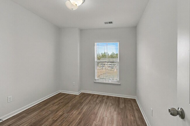 Building Photo - 342 Silverdrop St