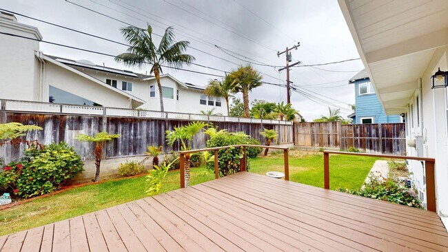 Building Photo - Spacious 3 Bedroom Home Available for Long...