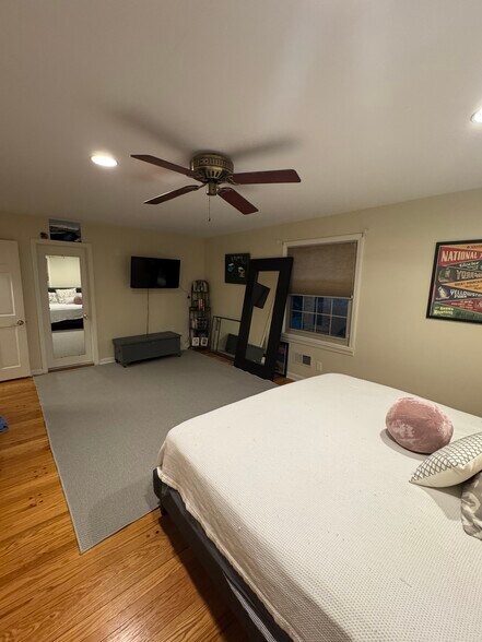 Master bed 1st floor - 130 Chews Landing Rd