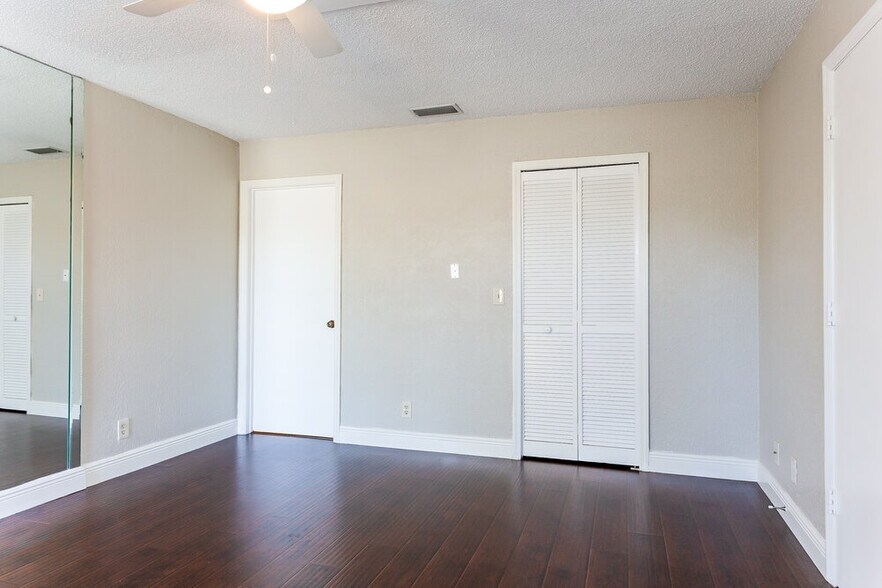 Building Photo - 1455 Thornbank Ln