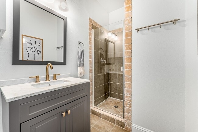 Building Photo - 5803 Hudson St